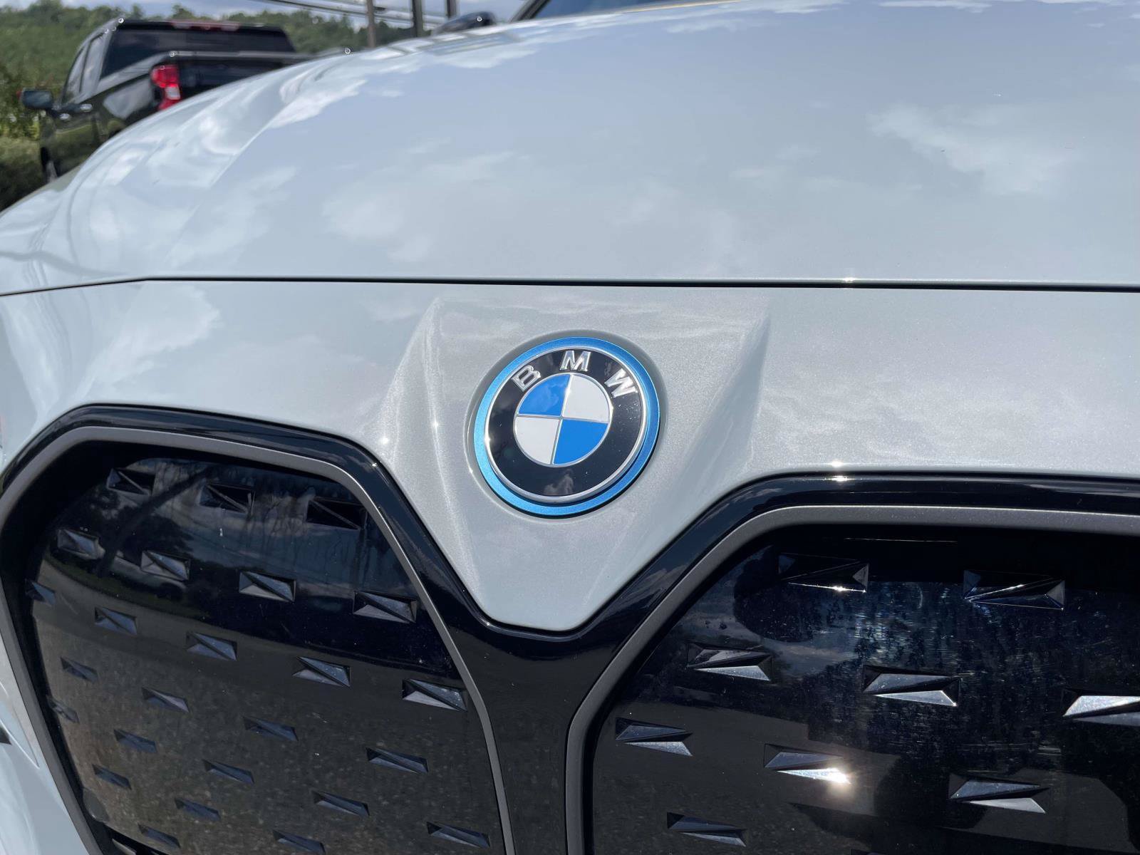 Used 2023 BMW i4 eDrive40 w/ M Sport Package RWD image 28