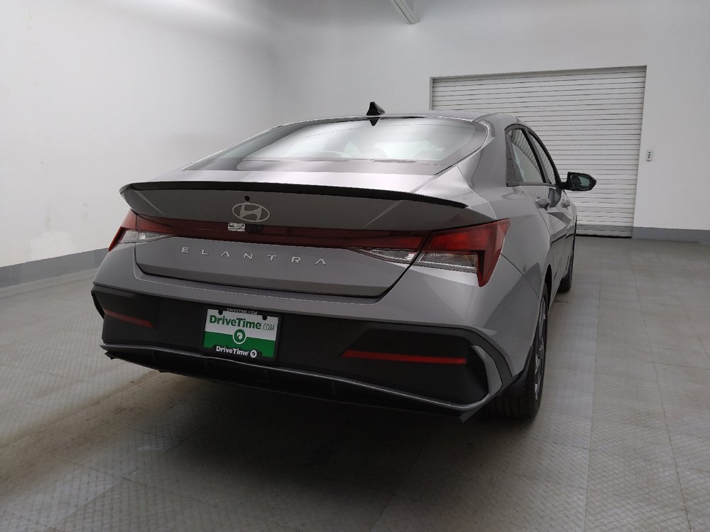 Used 2025 Hyundai Elantra Sport image 7