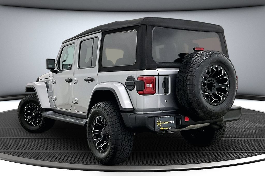 Used 2019 Jeep Wrangler Unlimited Sahara AWD/4WD image 4