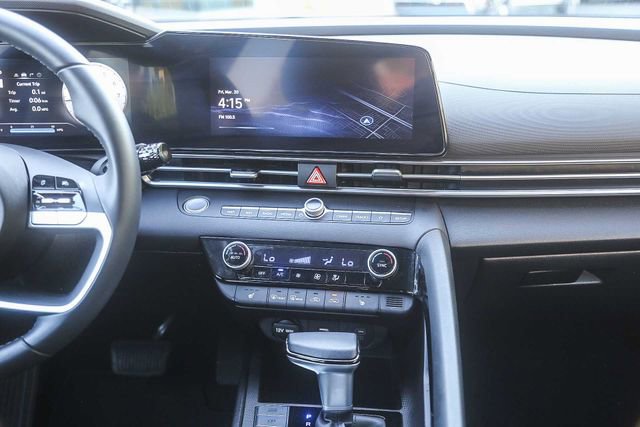 Certified 2025 Hyundai Elantra SEL image 14