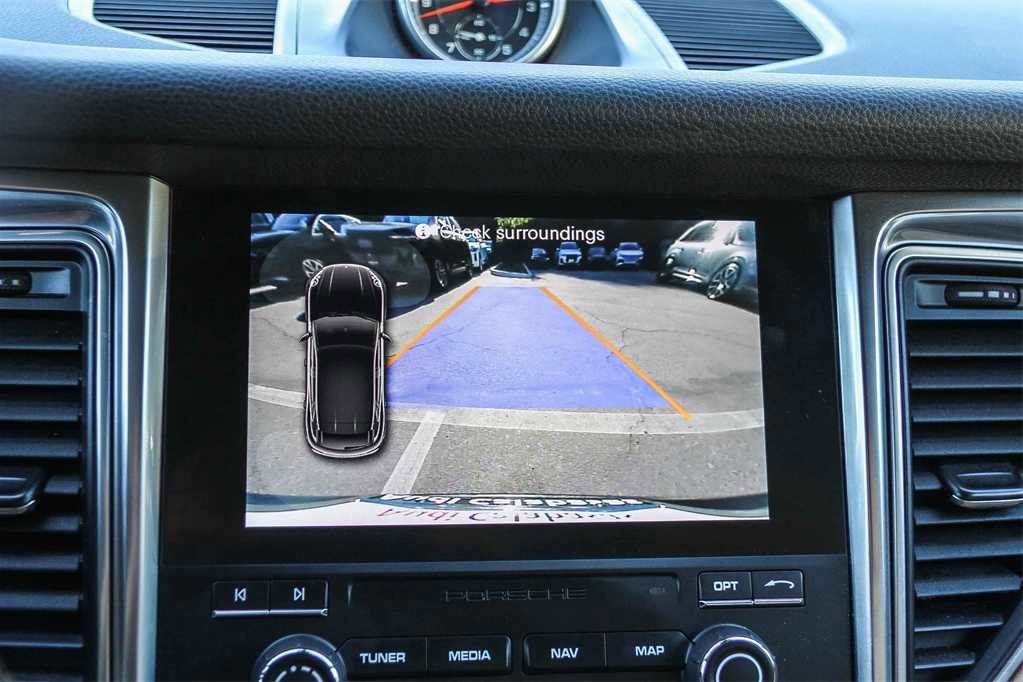 Used 2018 Porsche Macan image 22