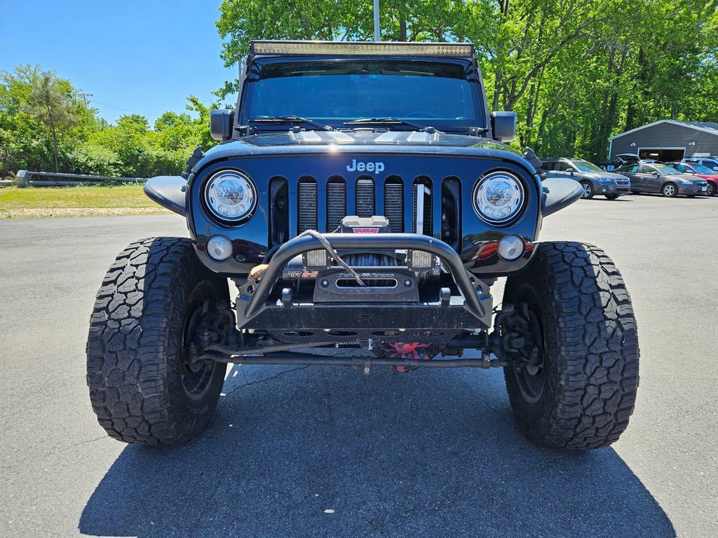 Used 2017 Jeep Wrangler Unlimited Rubicon w/ Connectivity Group AWD/4WD image 2