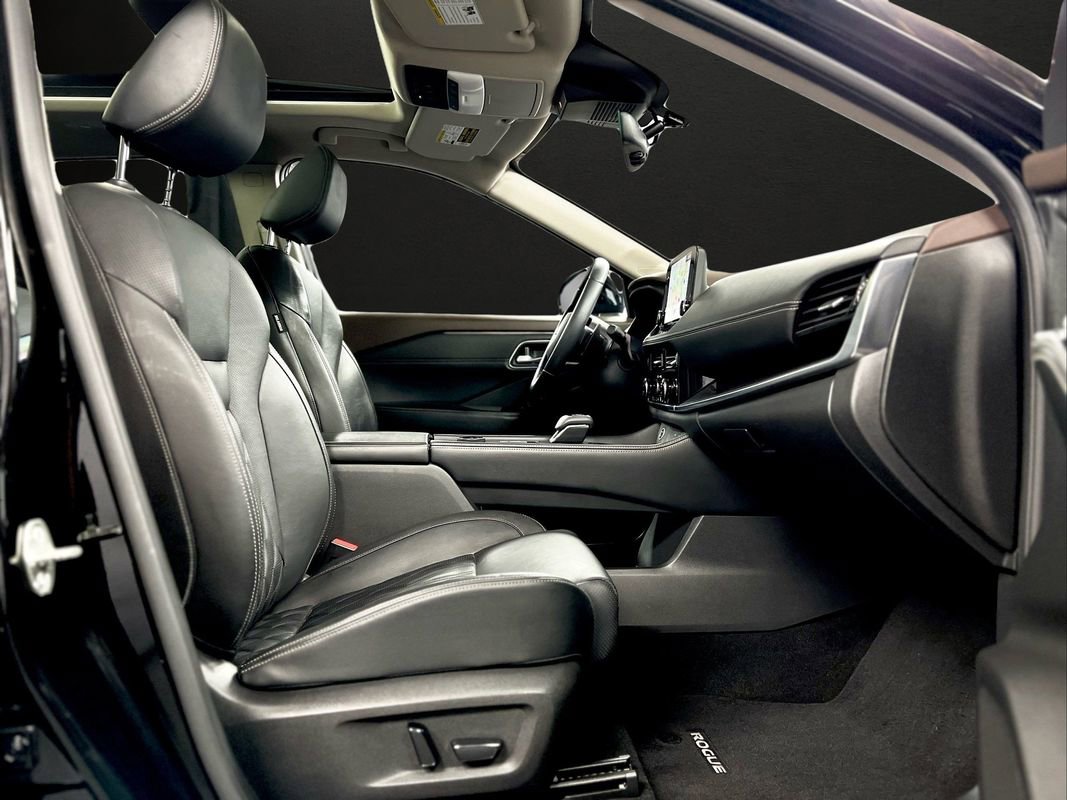 Used 2021 Nissan Rogue Platinum image 19