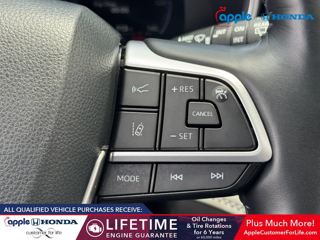 Used 2023 Toyota Highlander Limited AWD/4WD image 26