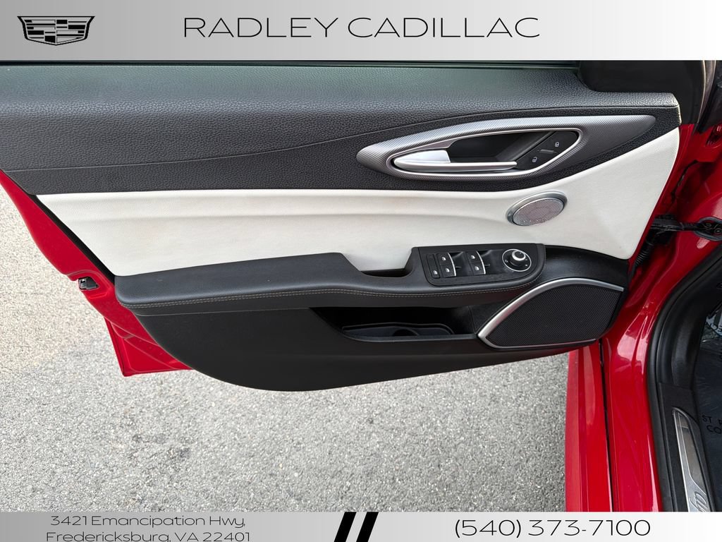 Used 2019 Alfa Romeo Giulia Ti Sport w/ Quick Order Package 22S Sport AWD/4WD image 4