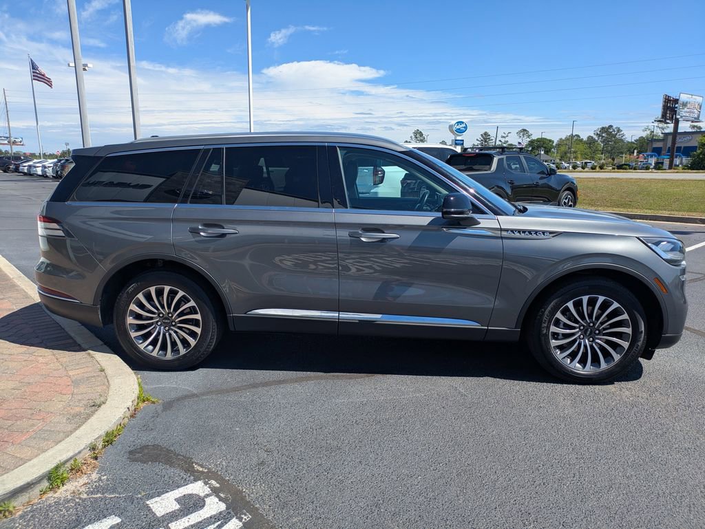 Used 2023 Lincoln Aviator Reserve image 4
