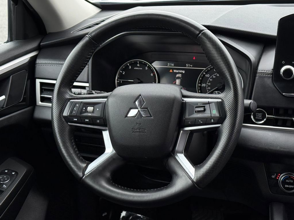 Used 2024 Mitsubishi Outlander SE image 19