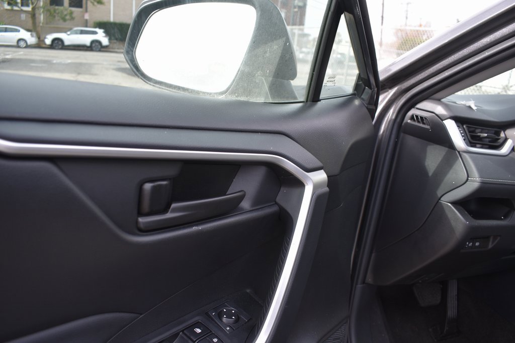 Used 2025 Toyota RAV4 LE image 13