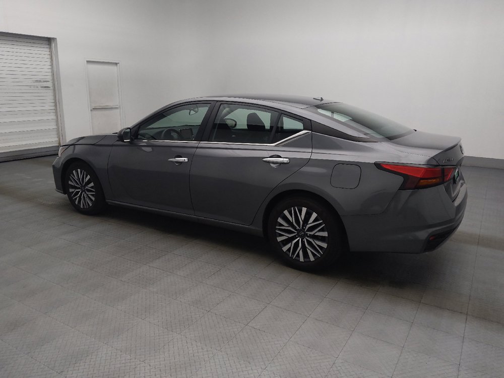 Used 2024 Nissan Altima 2.5 SV FWD image 3