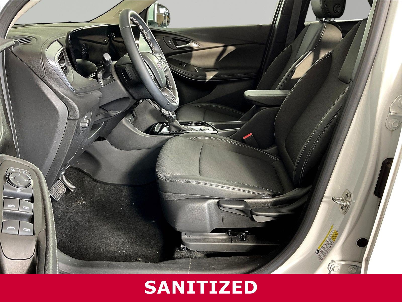 Used 2024 Buick Encore GX Preferred FWD image 18
