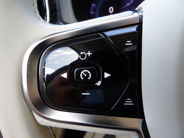 Certified 2023 Volvo XC60 T8 Ultimate w/ Climate Package image 16