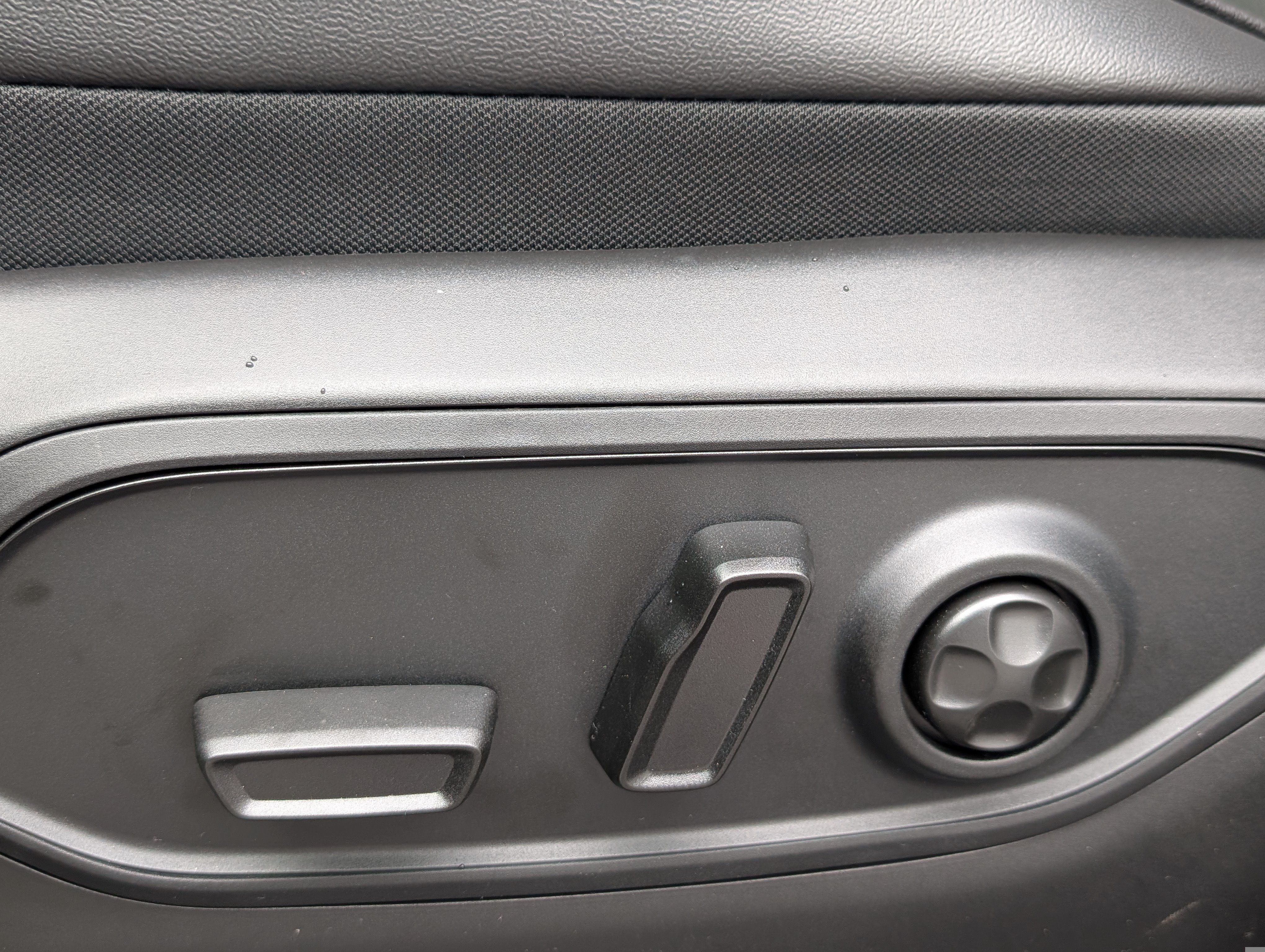 New 2025 Jeep Grand Cherokee Altitude AWD/4WD image 19