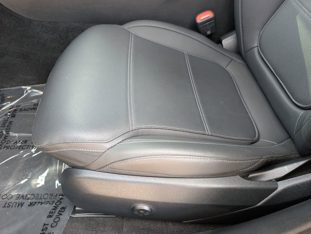 Used 2025 Mercedes-Benz C 300 4MATIC Sedan image 20