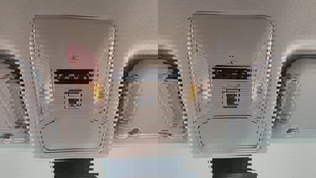 Used 2021 Toyota RAV4 XLE w/ Carpet Mat Package (TMS) AWD/4WD image 24