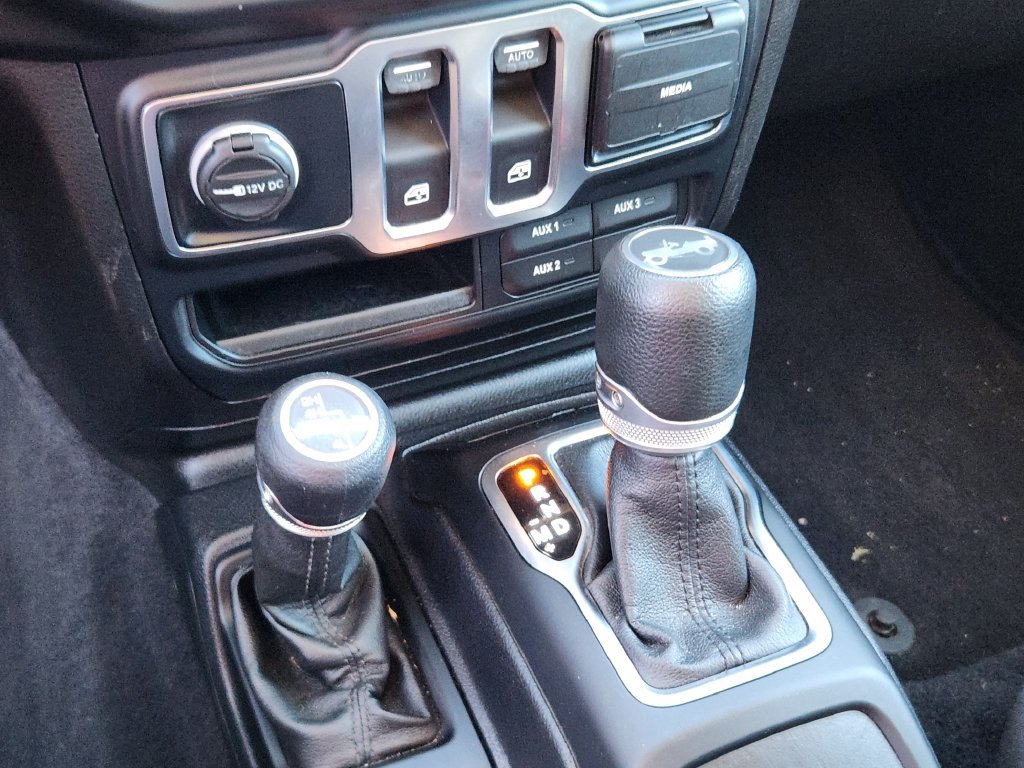 Used 2019 Jeep Wrangler Sport AWD/4WD image 21