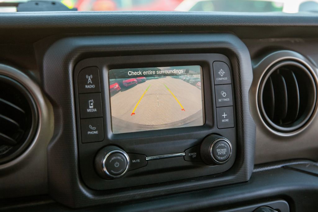Used 2020 Jeep Wrangler Sport AWD/4WD image 15