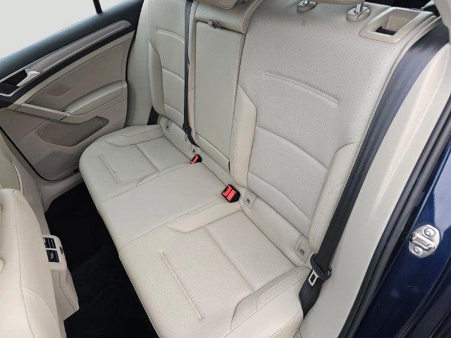 Used 2016 Volkswagen Golf SE FWD image 19