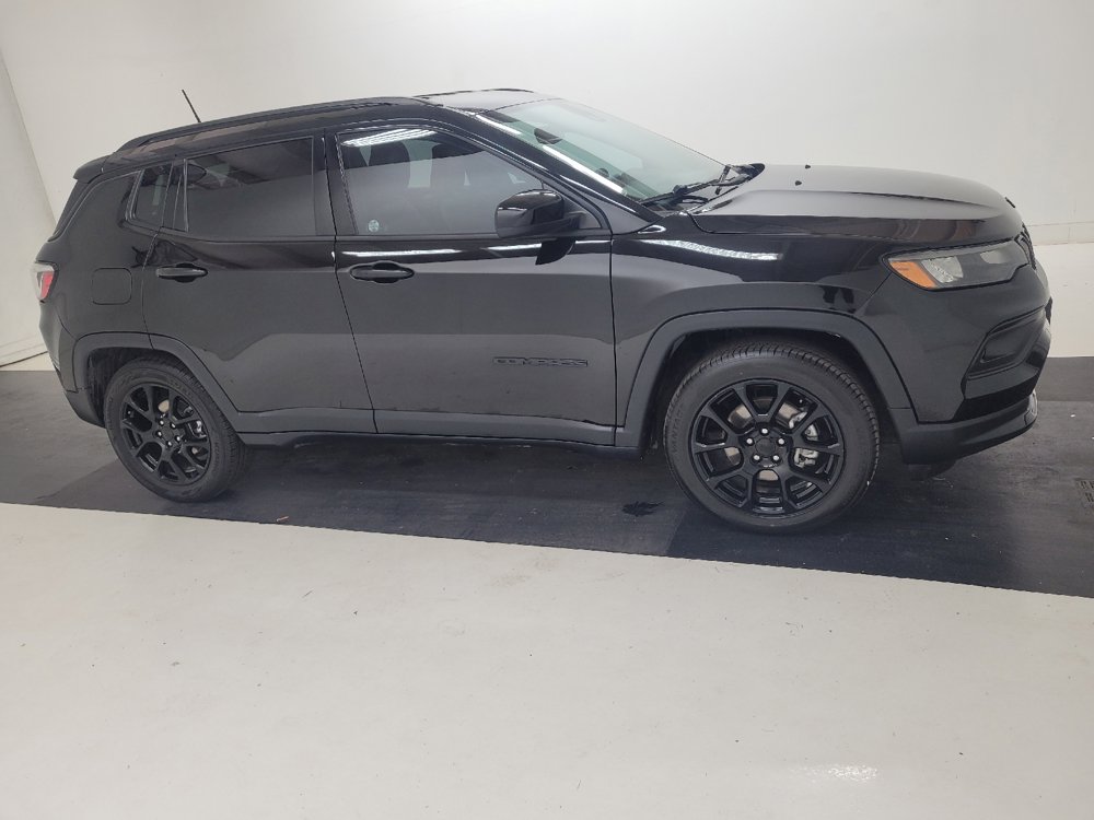 Used 2022 Jeep Compass Latitude FWD image 11