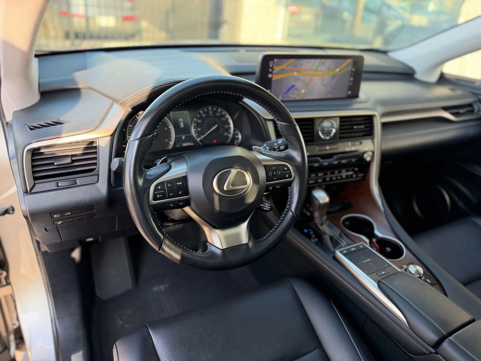 Used 2020 Lexus RX 350L Premium w/ Premium Package image 30