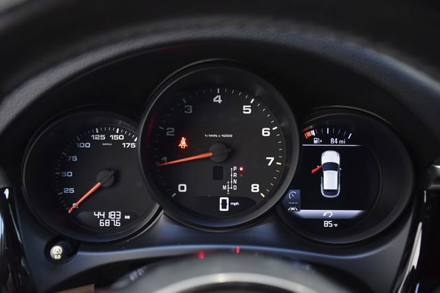 Used 2019 Porsche Macan AWD/4WD image 10
