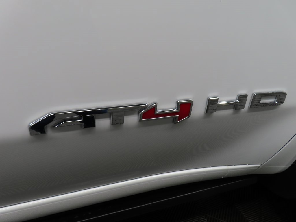 Used 2026 GMC Sierra 2500 AT4 image 59