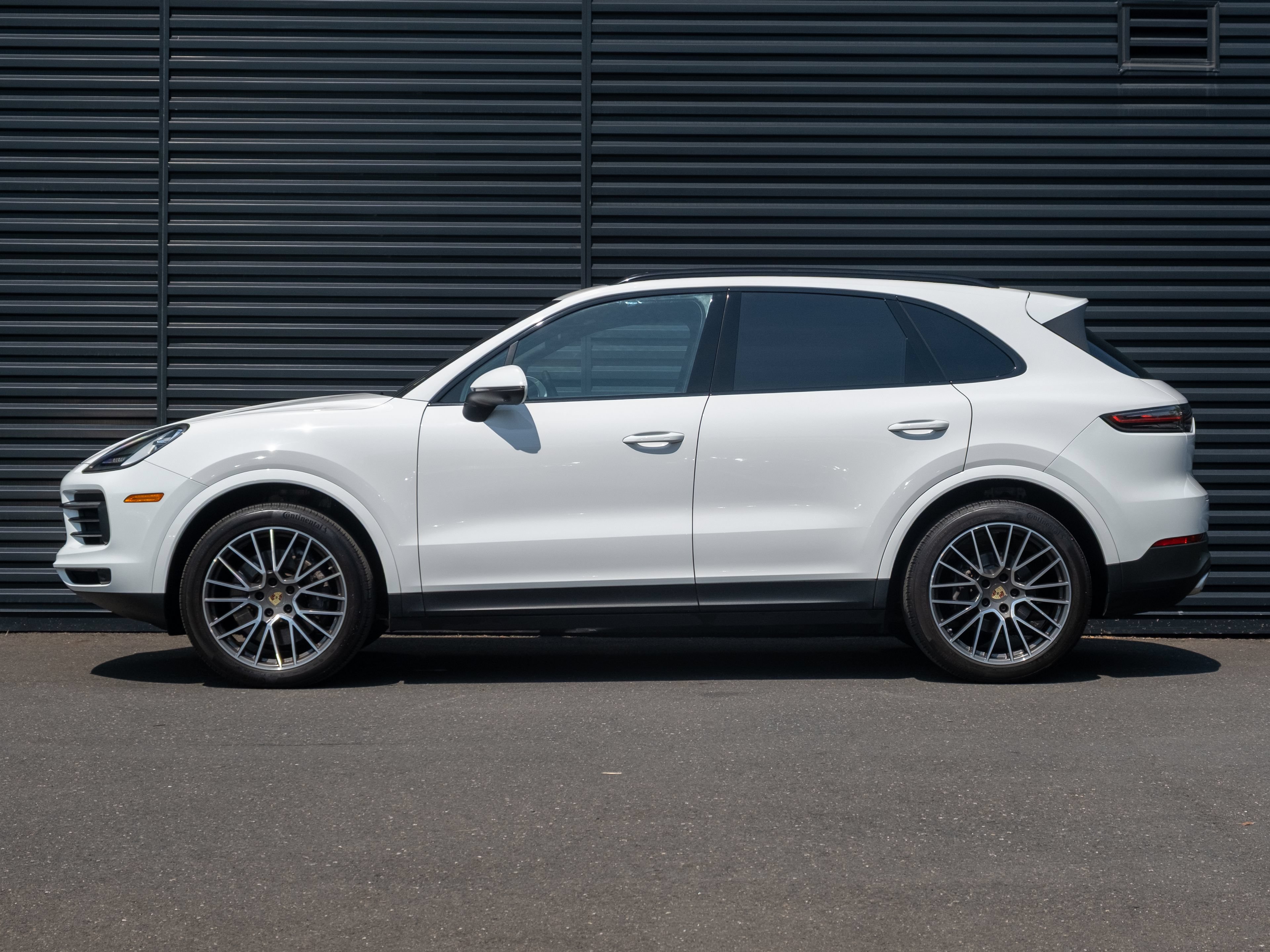 Certified 2023 Porsche Cayenne AWD/4WD image 2