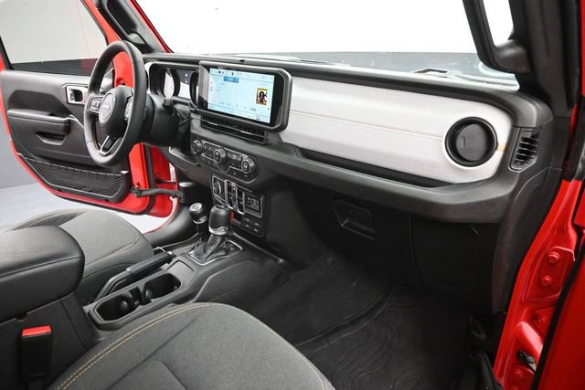 Used 2024 Jeep Gladiator Sport AWD/4WD image 23