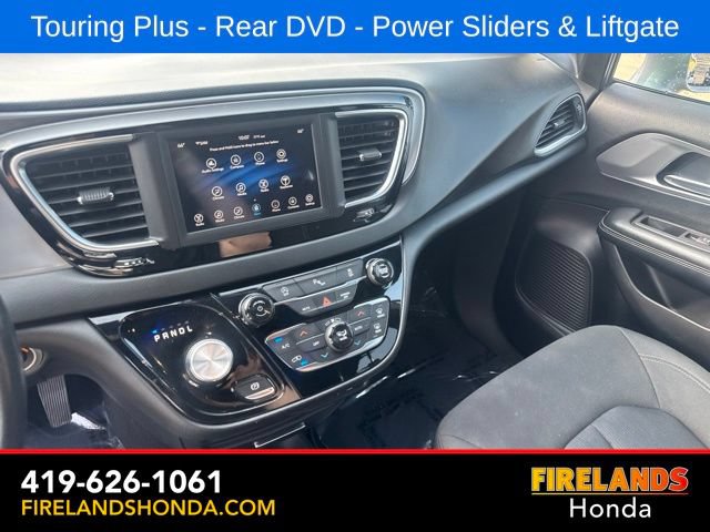 Used 2019 Chrysler Pacifica Touring Plus w/ S Appearance Package FWD image 18