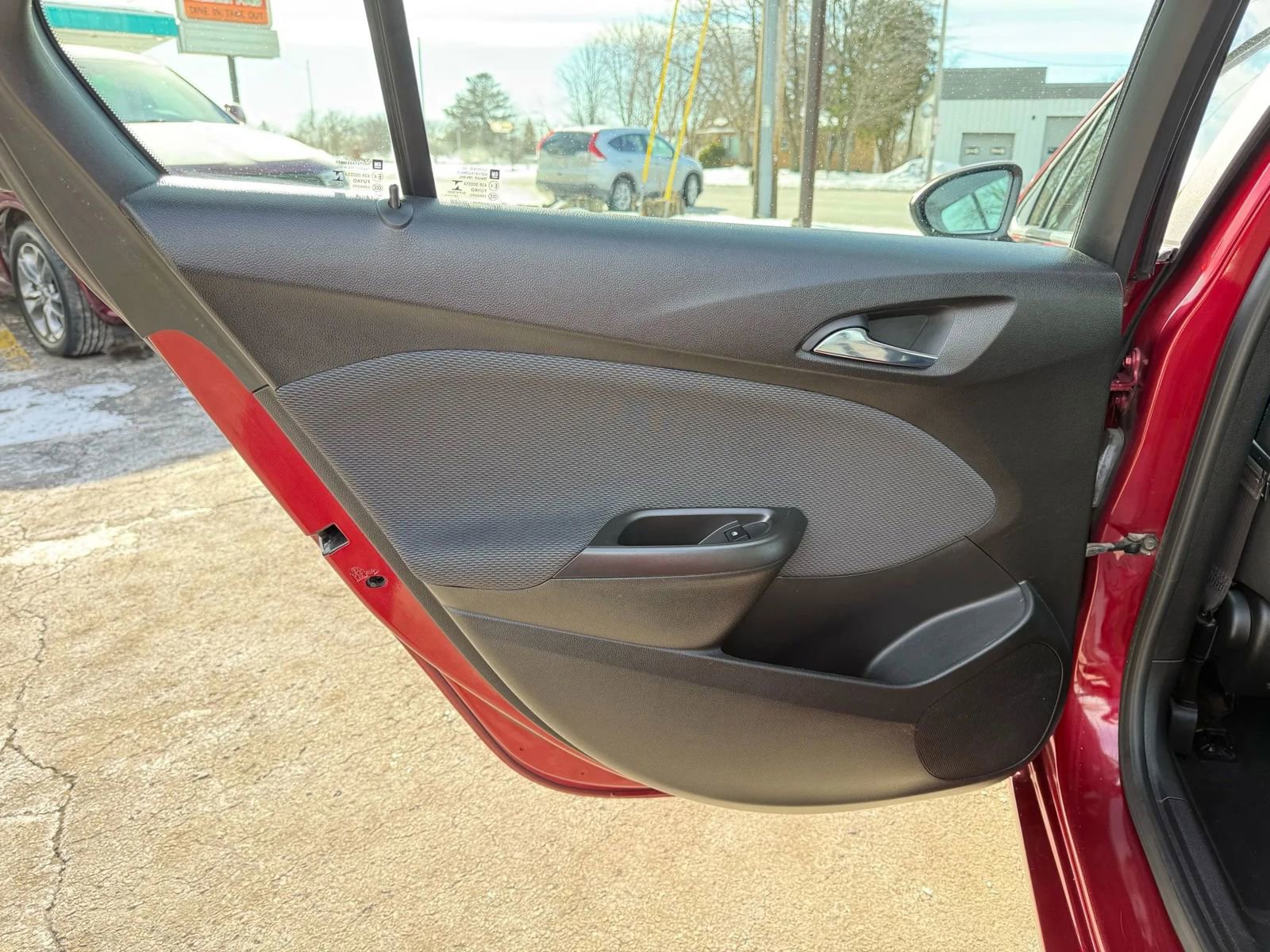 Used 2017 Chevrolet Cruze LT image 11