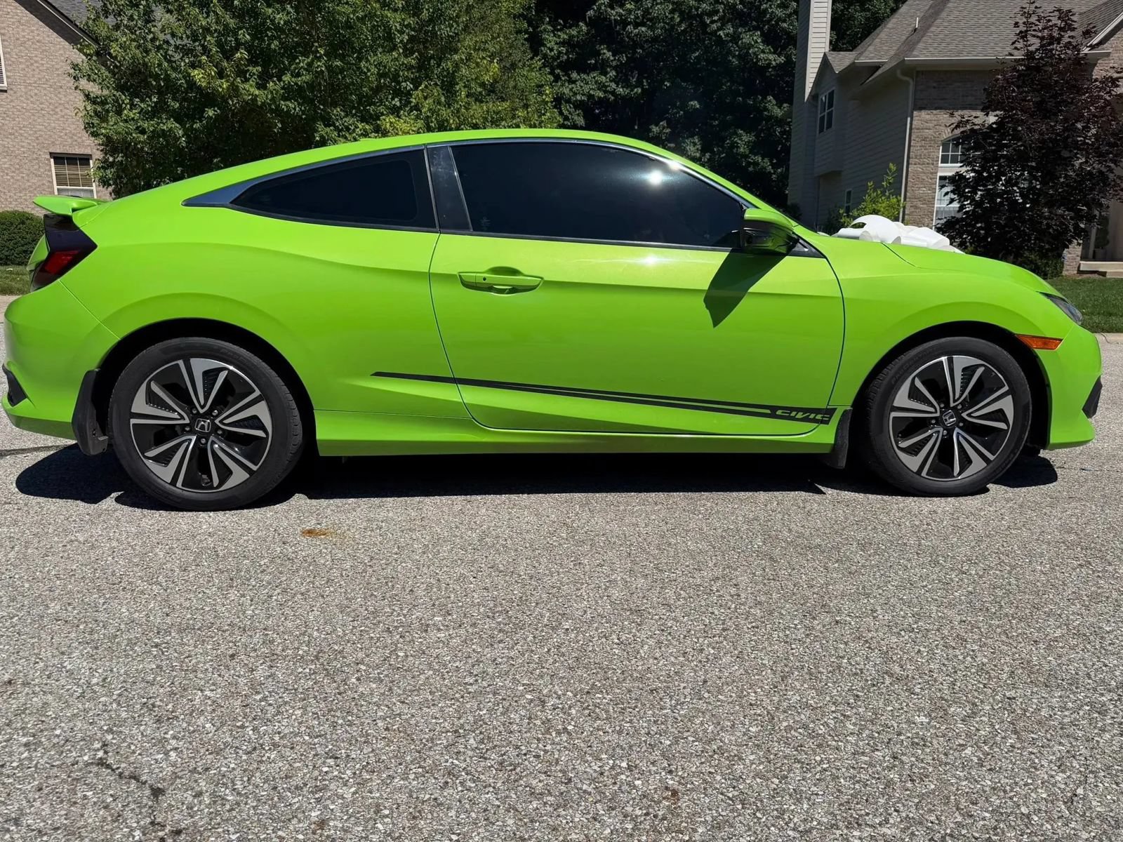 Used 2017 Honda Civic EX-T image 2
