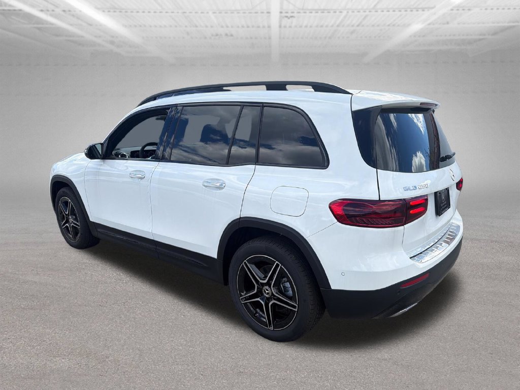 New 2026 Mercedes-Benz GLB 250 4MATIC image 3
