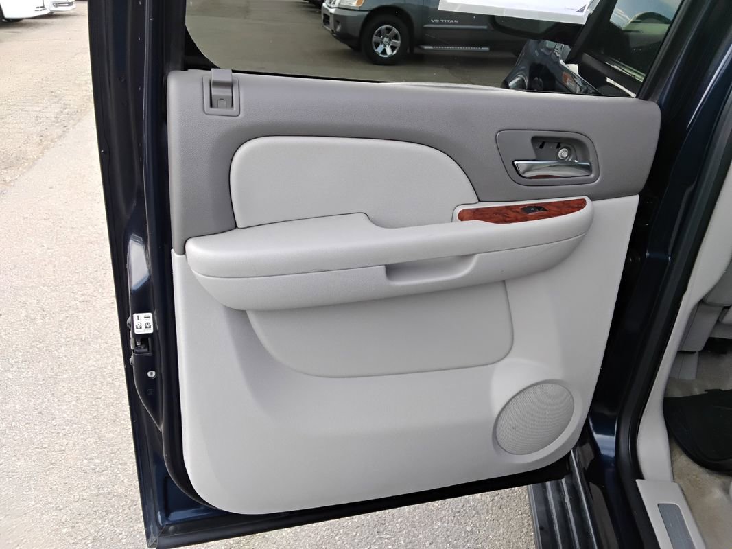 Used 2008 Chevrolet Avalanche LT w/ LT Preferred Equipment Group image 19