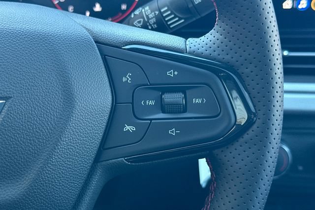 New 2026 Chevrolet Trax RS w/ Sunroof Package FWD image 32