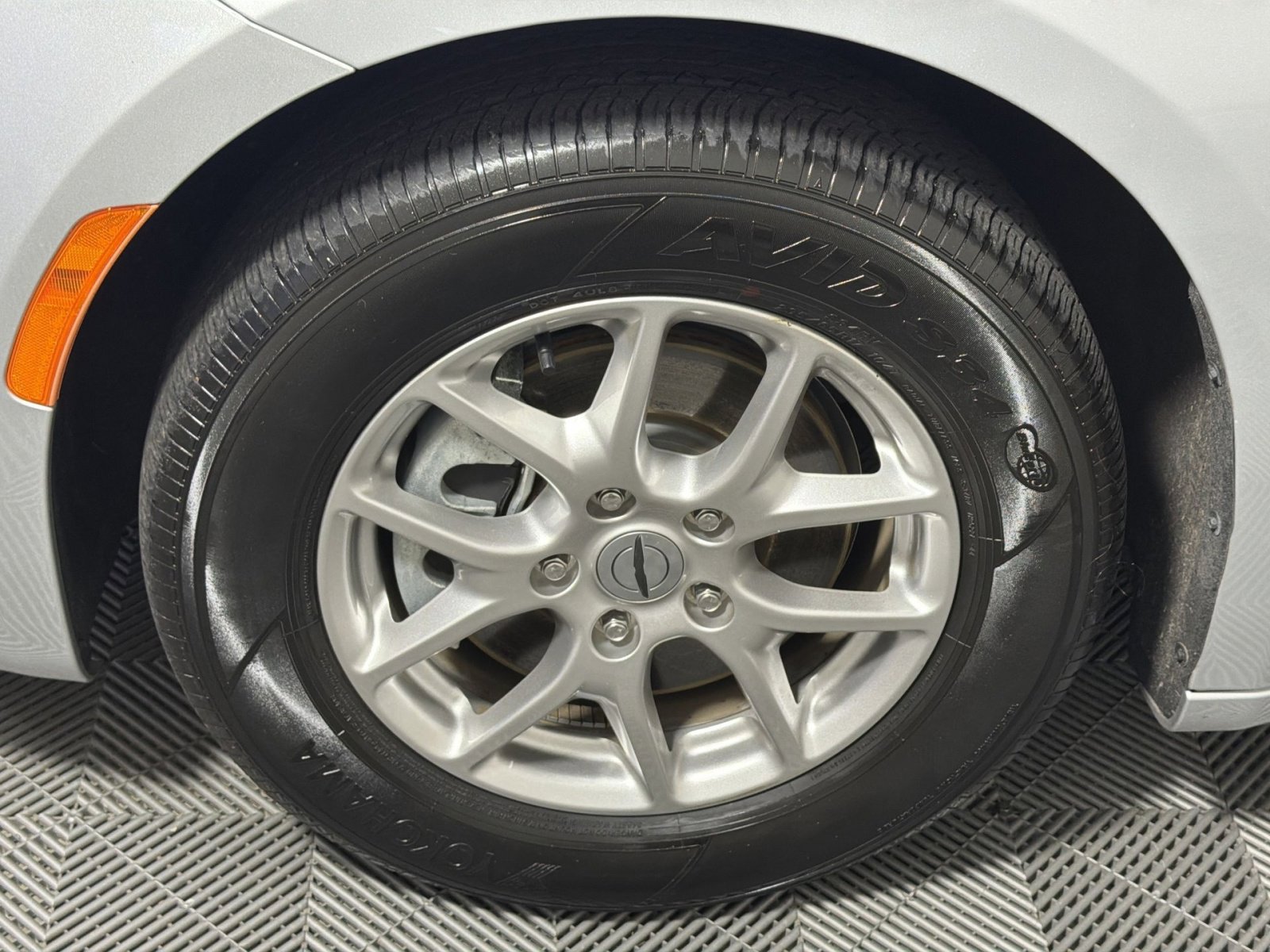 Used 2024 Chrysler Pacifica Touring-L image 12