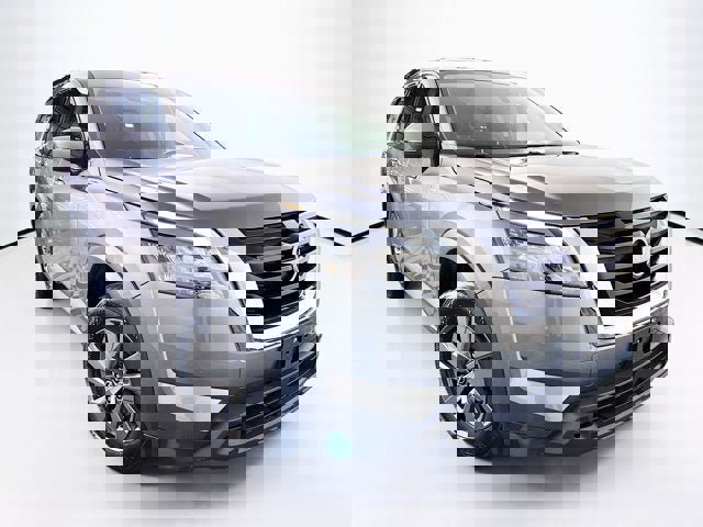 Certified 2025 Nissan Pathfinder SV image 3