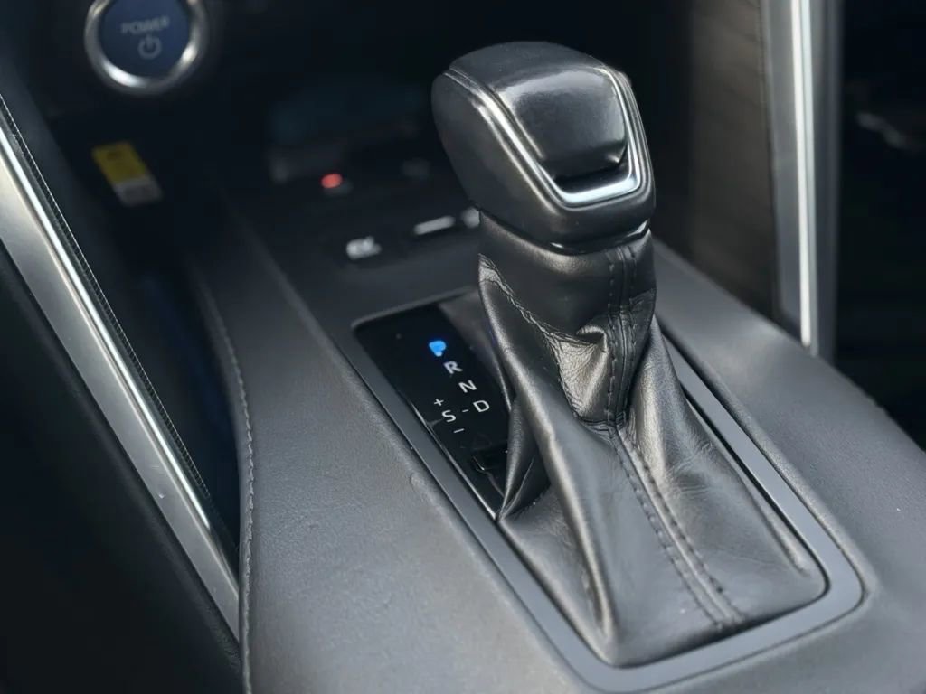 Used 2021 Toyota Venza Limited w/ Advanced Technology Package image 31