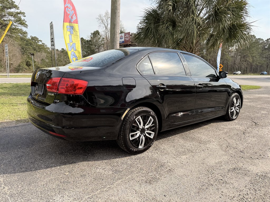 Used 2011 Volkswagen Jetta SE image 4