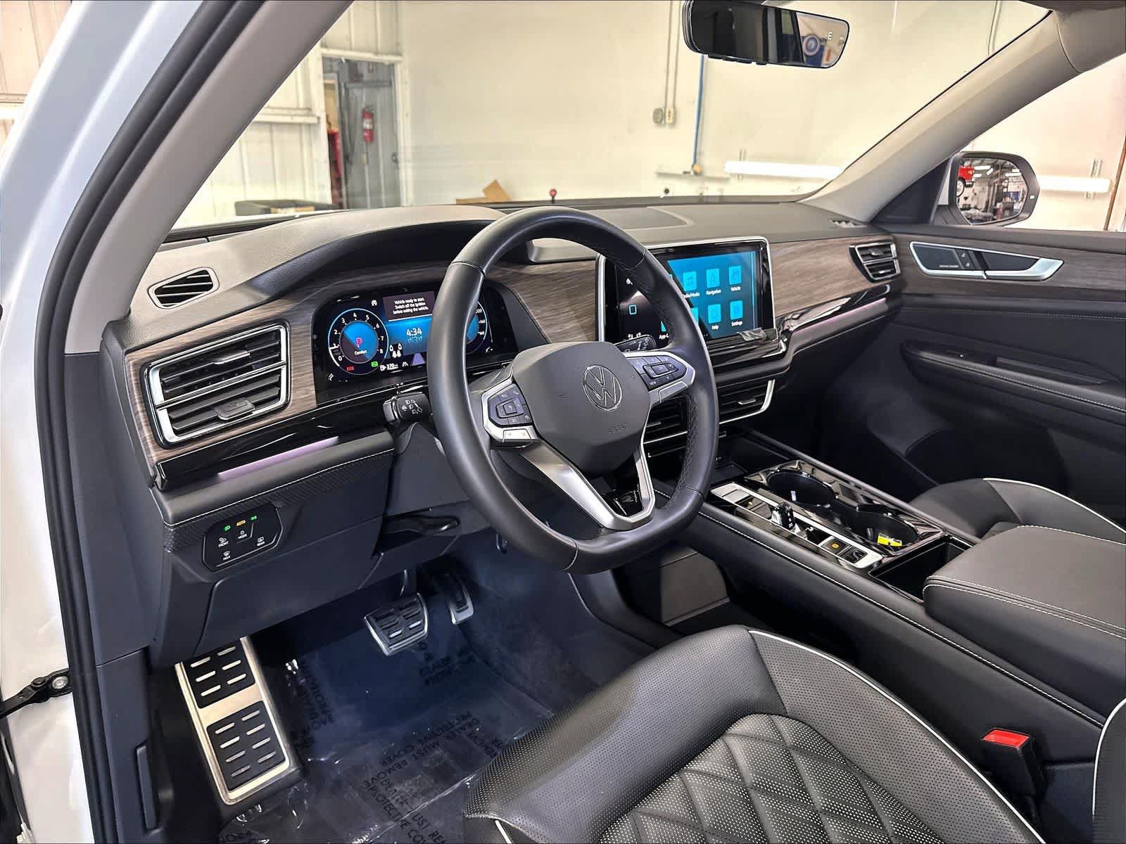 Certified 2026 Volkswagen Atlas SEL Premium R-Line AWD/4WD image 20