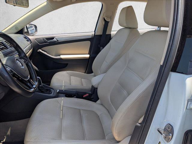 Used 2015 Volkswagen Jetta SE FWD image 12