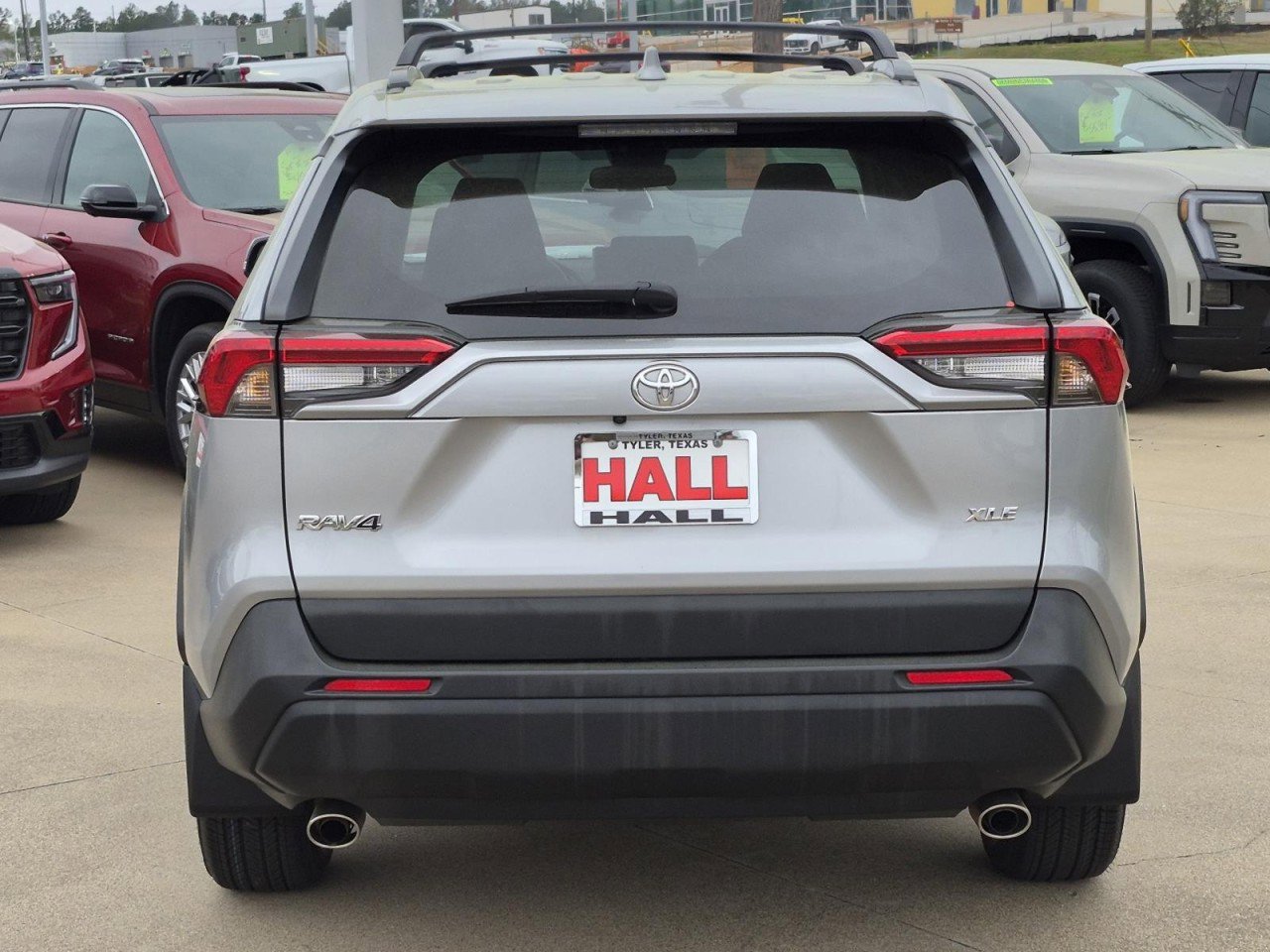 Used 2023 Toyota RAV4 XLE w/ Convenience Package image 5