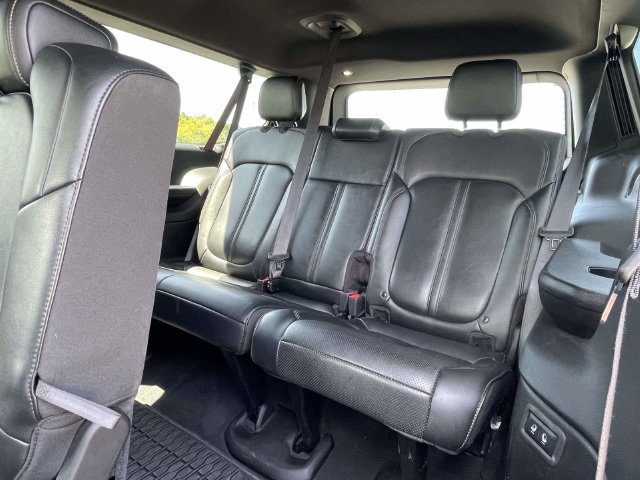 Used 2024 Jeep Wagoneer L Series II w/ Flexible Seating Group AWD/4WD image 12