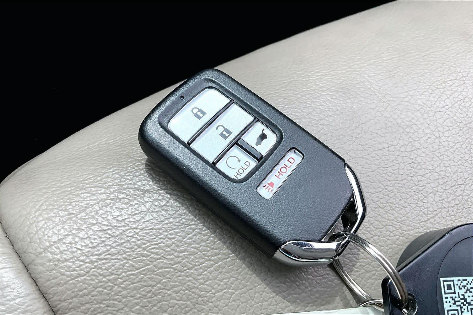Used 2016 Honda Pilot Touring image 15
