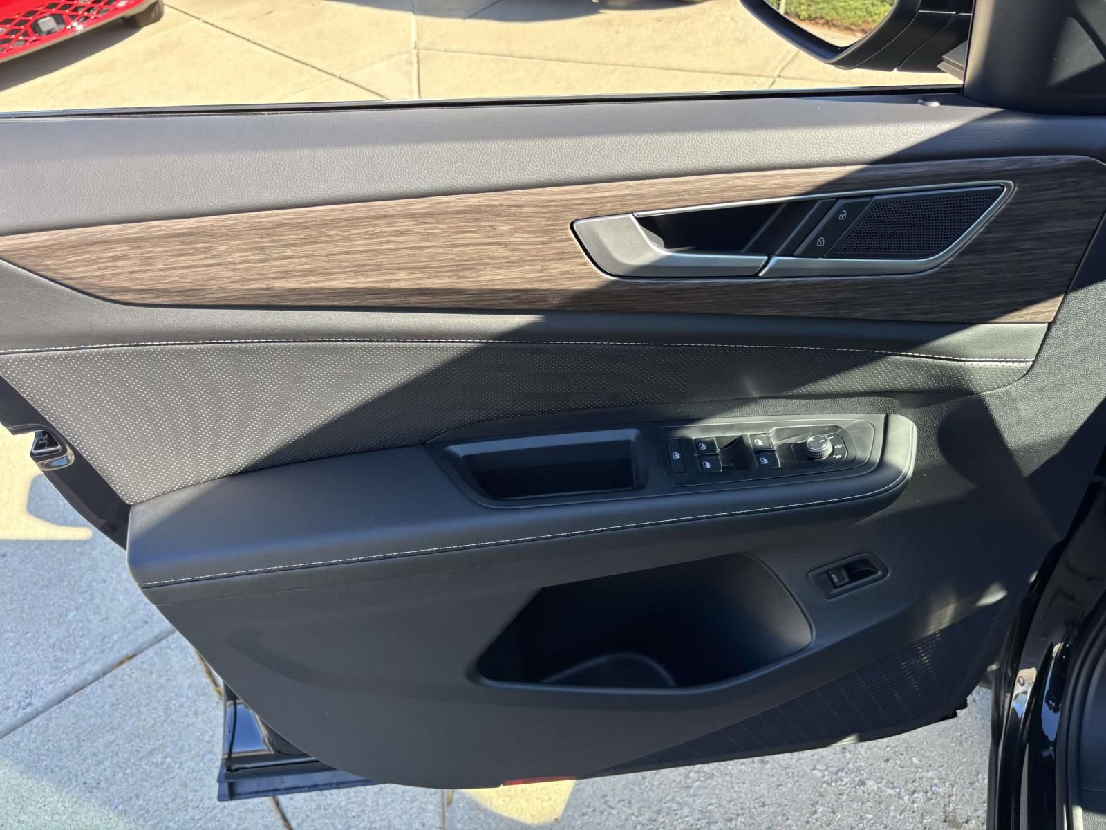 New 2026 Volkswagen Atlas SEL image 11