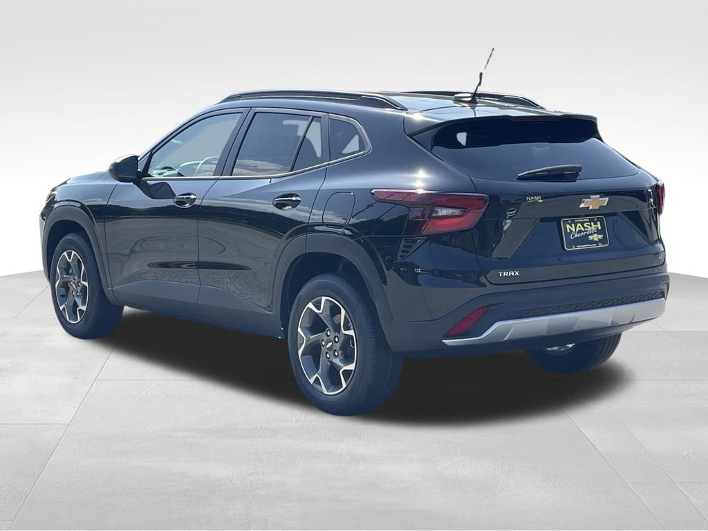 New 2026 Chevrolet Trax LT w/ LT Convenience Package FWD image 5