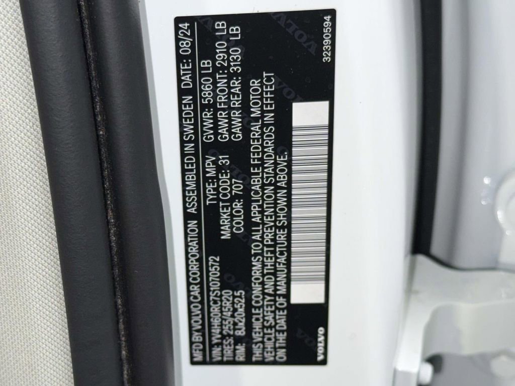 Used 2025 Volvo XC60 T8 Plus w/ Climate Package image 32