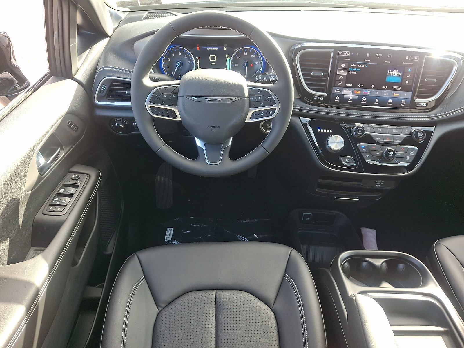 New 2027 Chrysler Pacifica Select AWD/4WD image 9