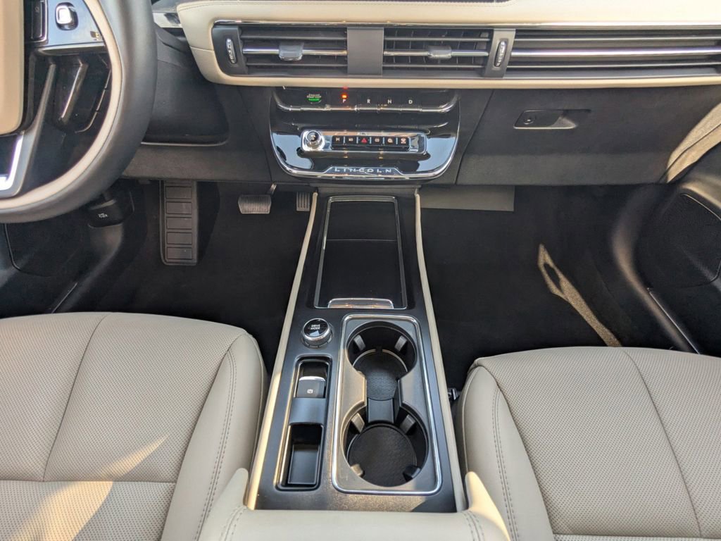 New 2025 Lincoln Corsair Grand Touring image 19