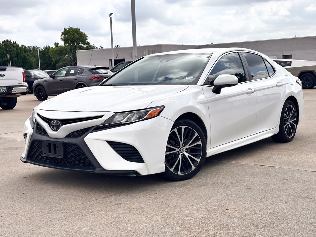 Used 2020 Toyota Camry SE FWD image 7