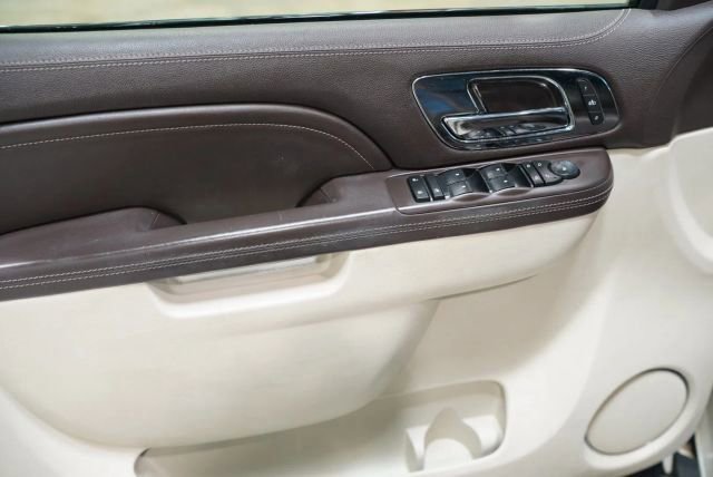 Used 2013 Cadillac Escalade Platinum AWD/4WD image 14