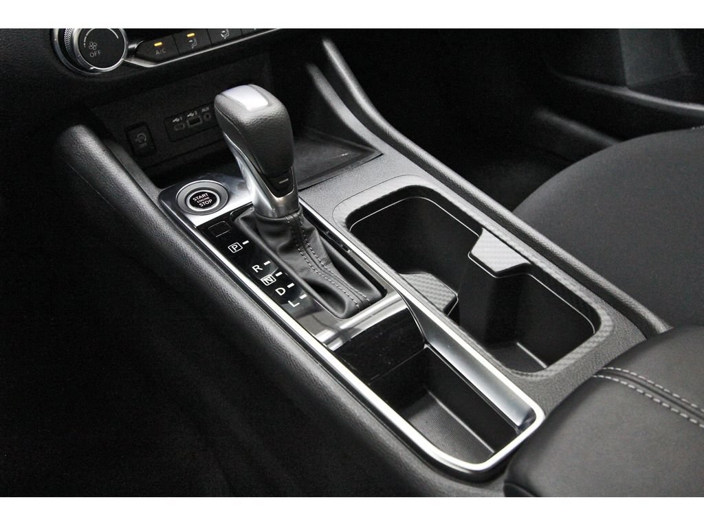 Certified 2025 Nissan Sentra SV FWD image 25